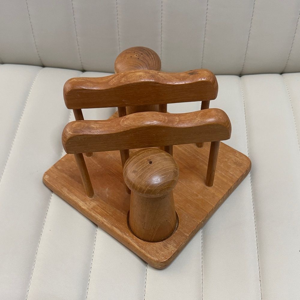 No-brand Brown and Tan Dinnerware